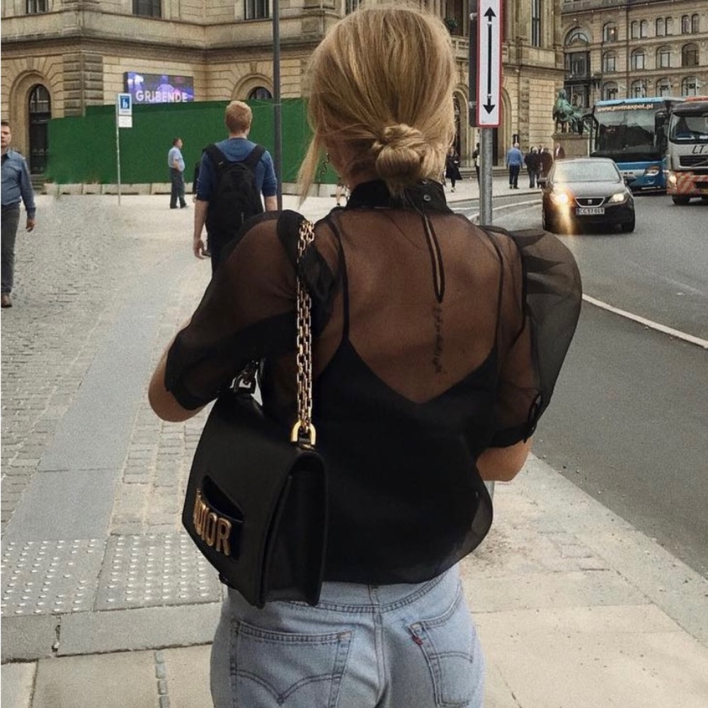 H&M BLACK BLOUSE